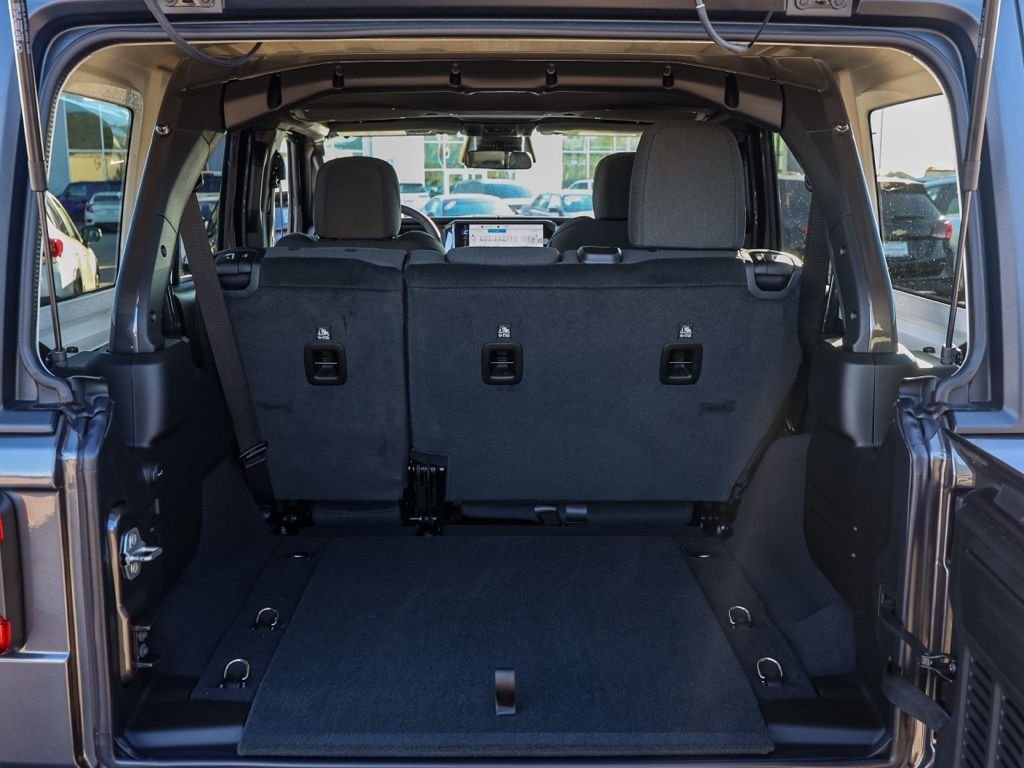 New 2026 Granite Crystal Metallic Clear-Coat Exterior Paint Jeep Willys image 14