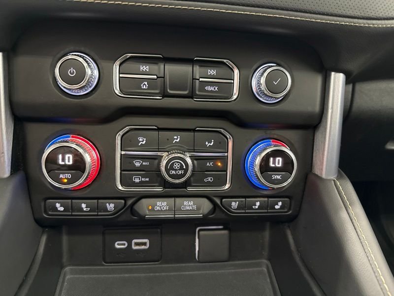 Used 2022 White GMC SLT image 37
