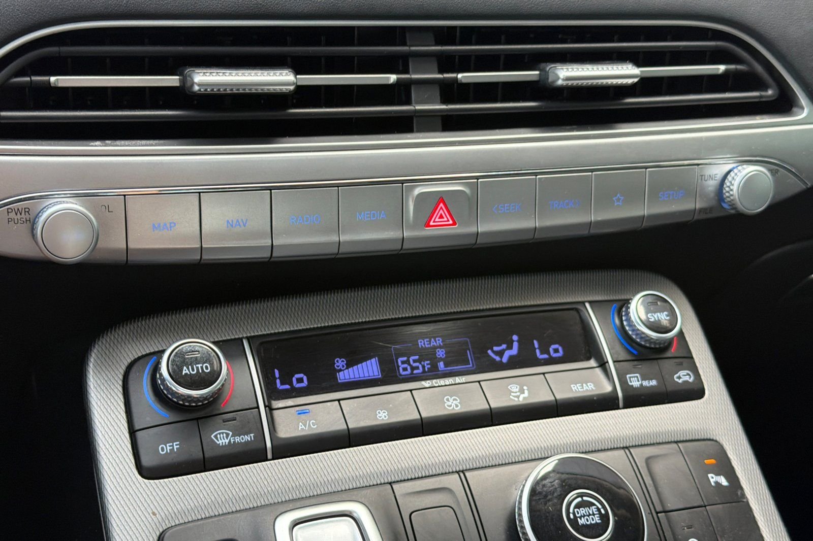 Used 2020 Black Hyundai SEL image 23