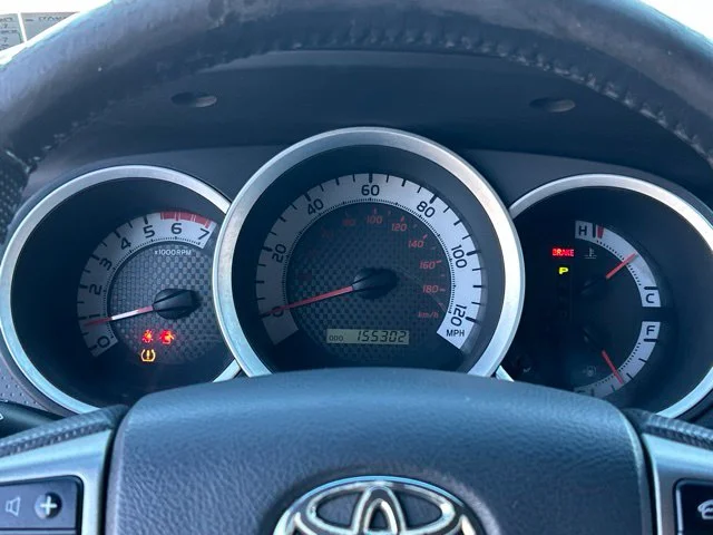 Used 2013 White Toyota Base image 34