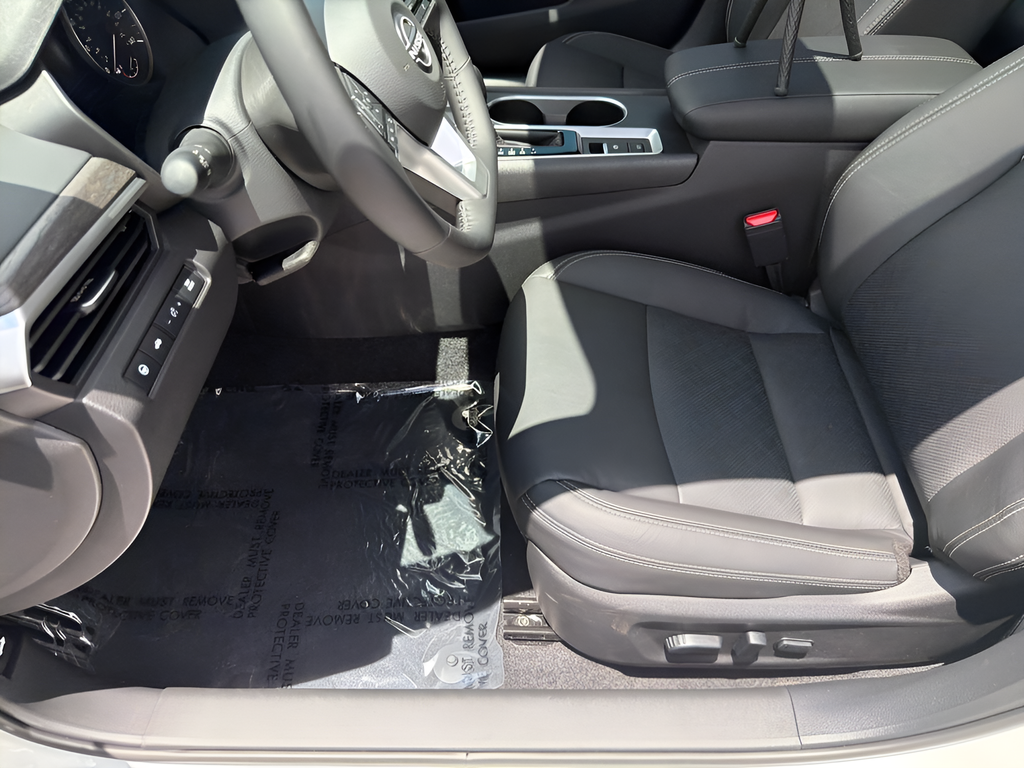 New 2026 White Nissan 2.5 SV image 28