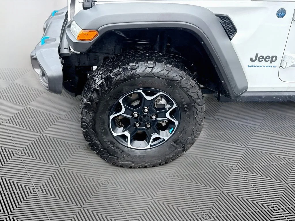 Used 2023 White Jeep Rubicon 4xe image 34