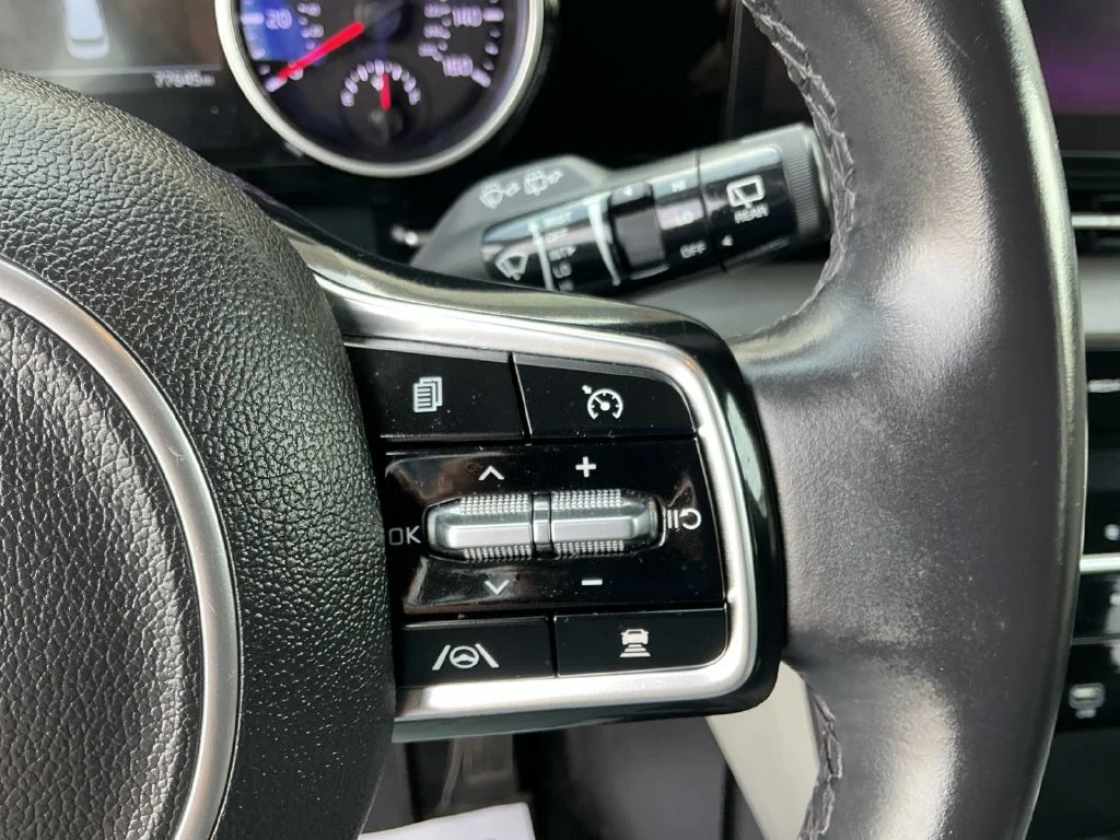 Used 2022 Blue Kia SX image 25