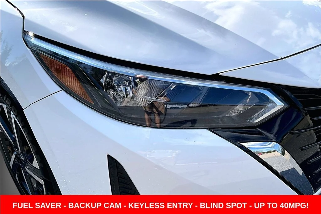 Used 2024 White Nissan SV image 35