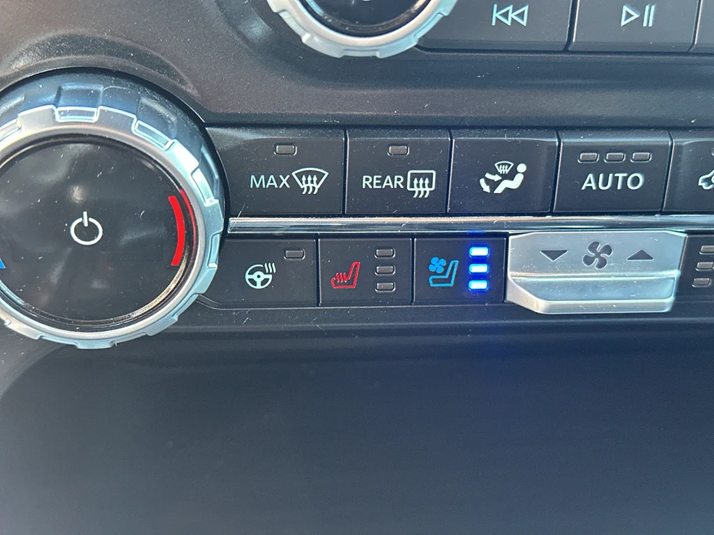 Used 2023 Carbonized Gray Metallic Ford Lariat image 25