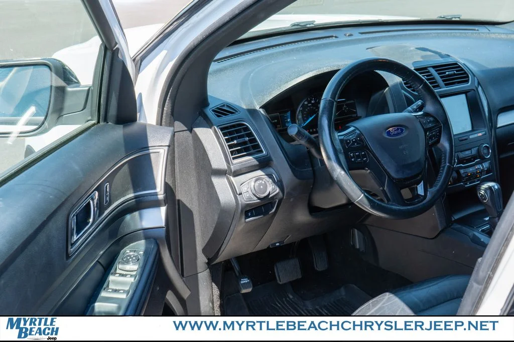 Used 2018 Oxford White Ford XLT image 16