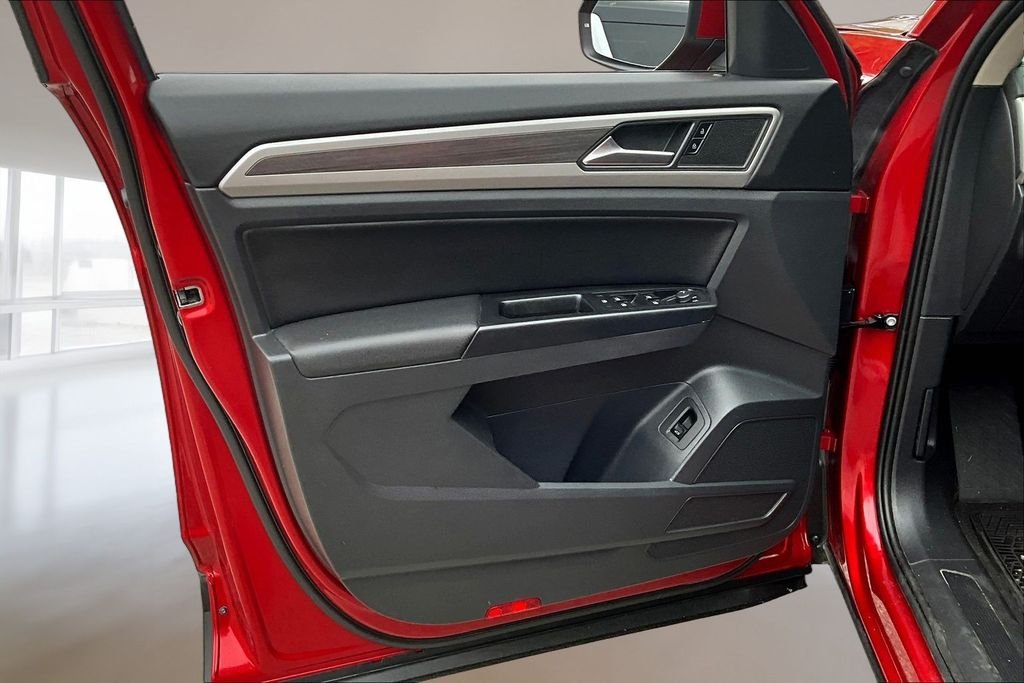 Used 2021 Red Metallic Volkswagen SEL image 19