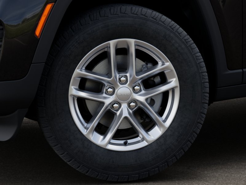 New 2025 Diamond Black Crystal Pearl-Coat Exterior Paint Jeep Laredo X image 40