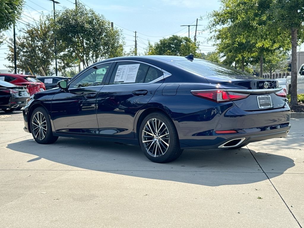 Used 2025  Lexus 350 image 6