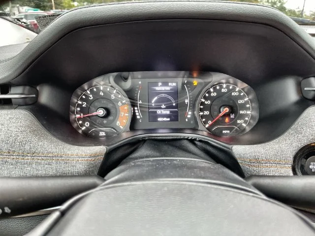 Used 2022 Silver Jeep Sport image 12