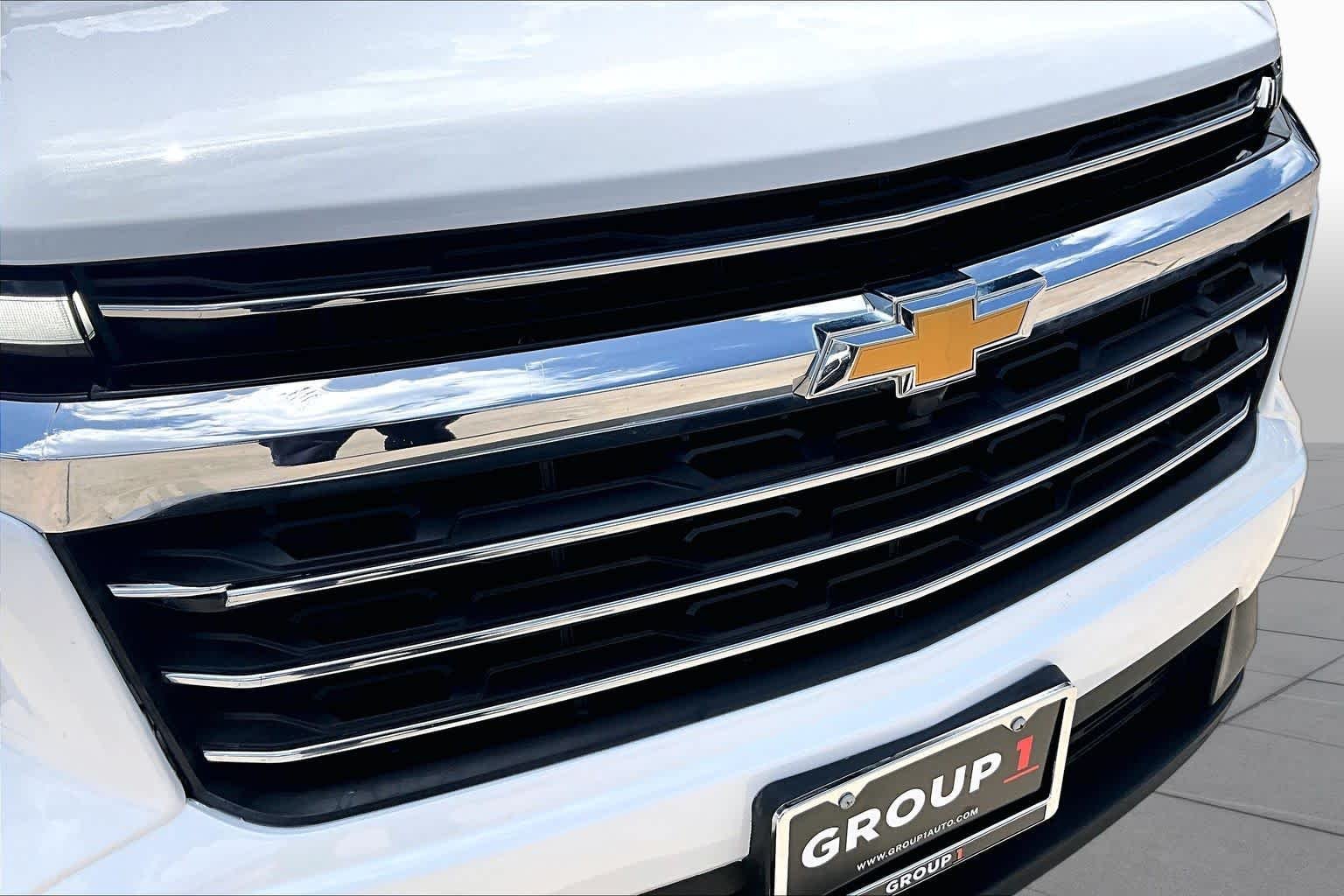 Used 2026 Summit White Chevrolet LT image 30