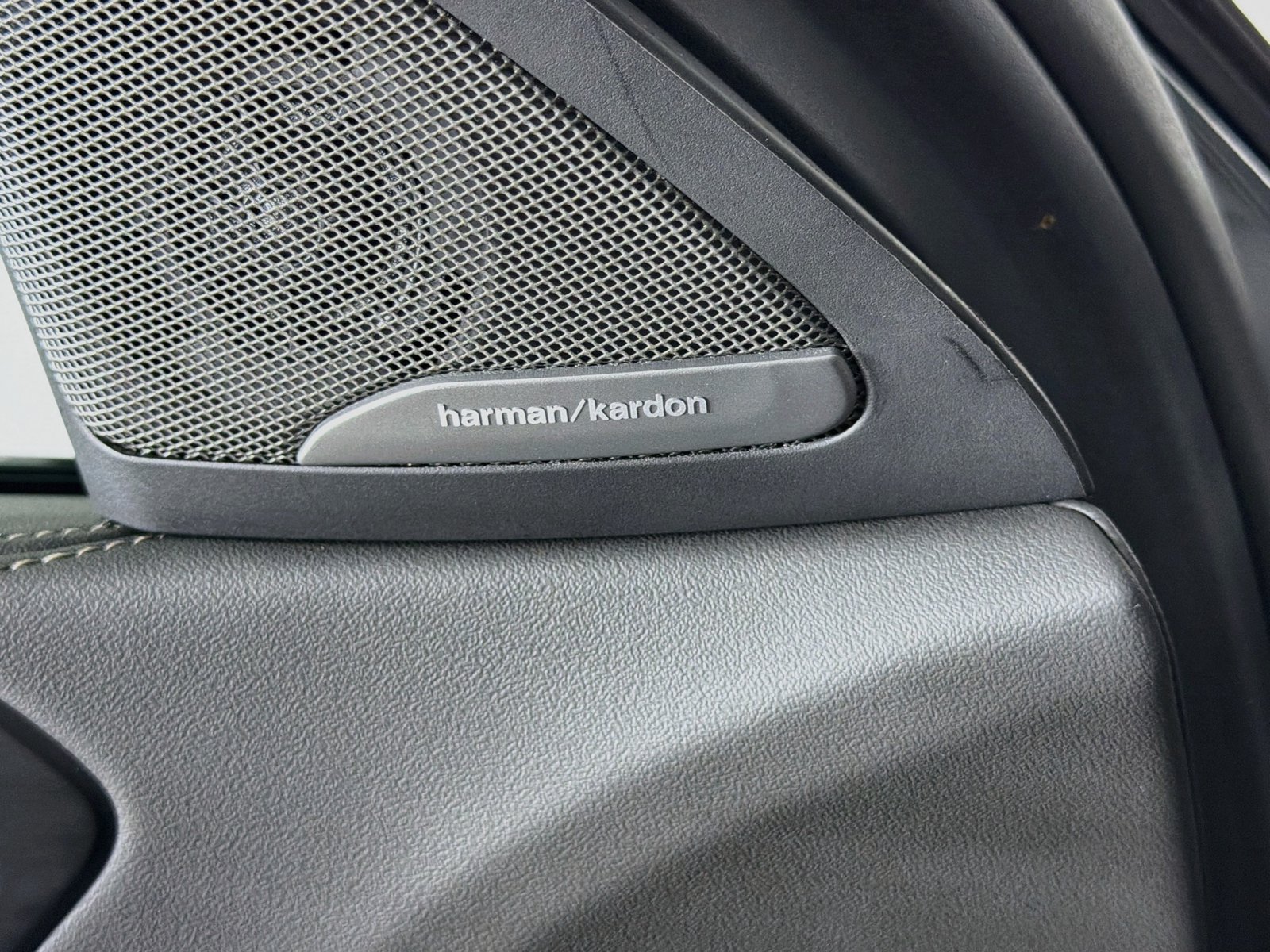 Used 2026 Dravit Grey Metallic BMW M60i image 19