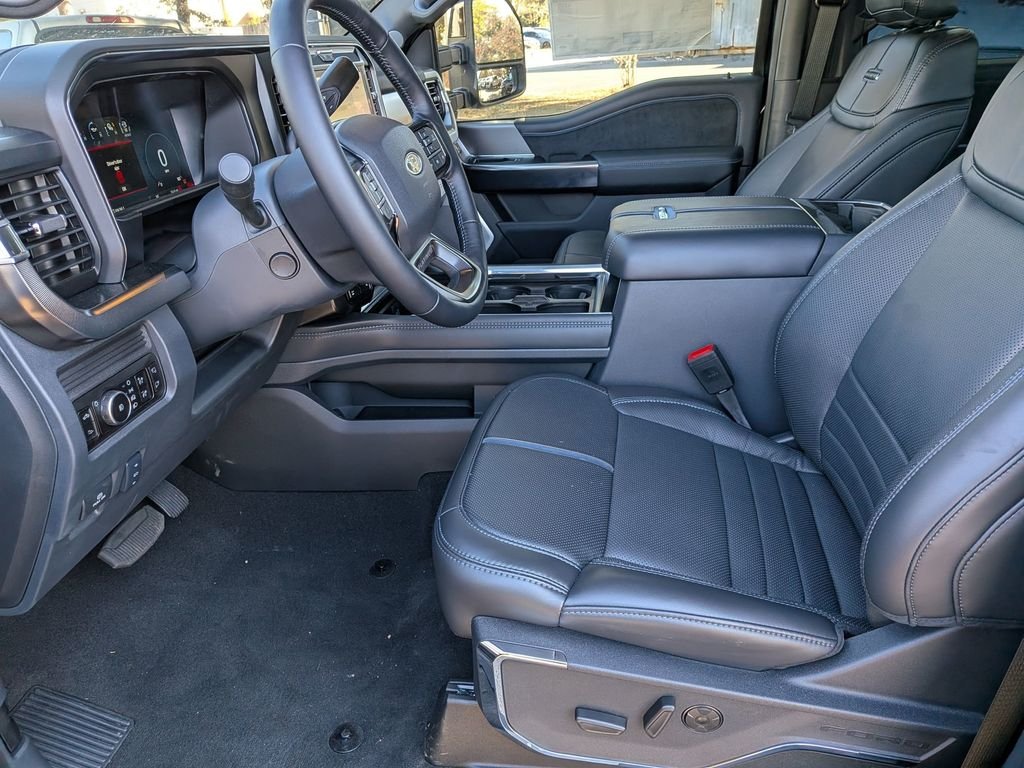 2026 Ford F-250 Super Duty Platinum - Photo 16
