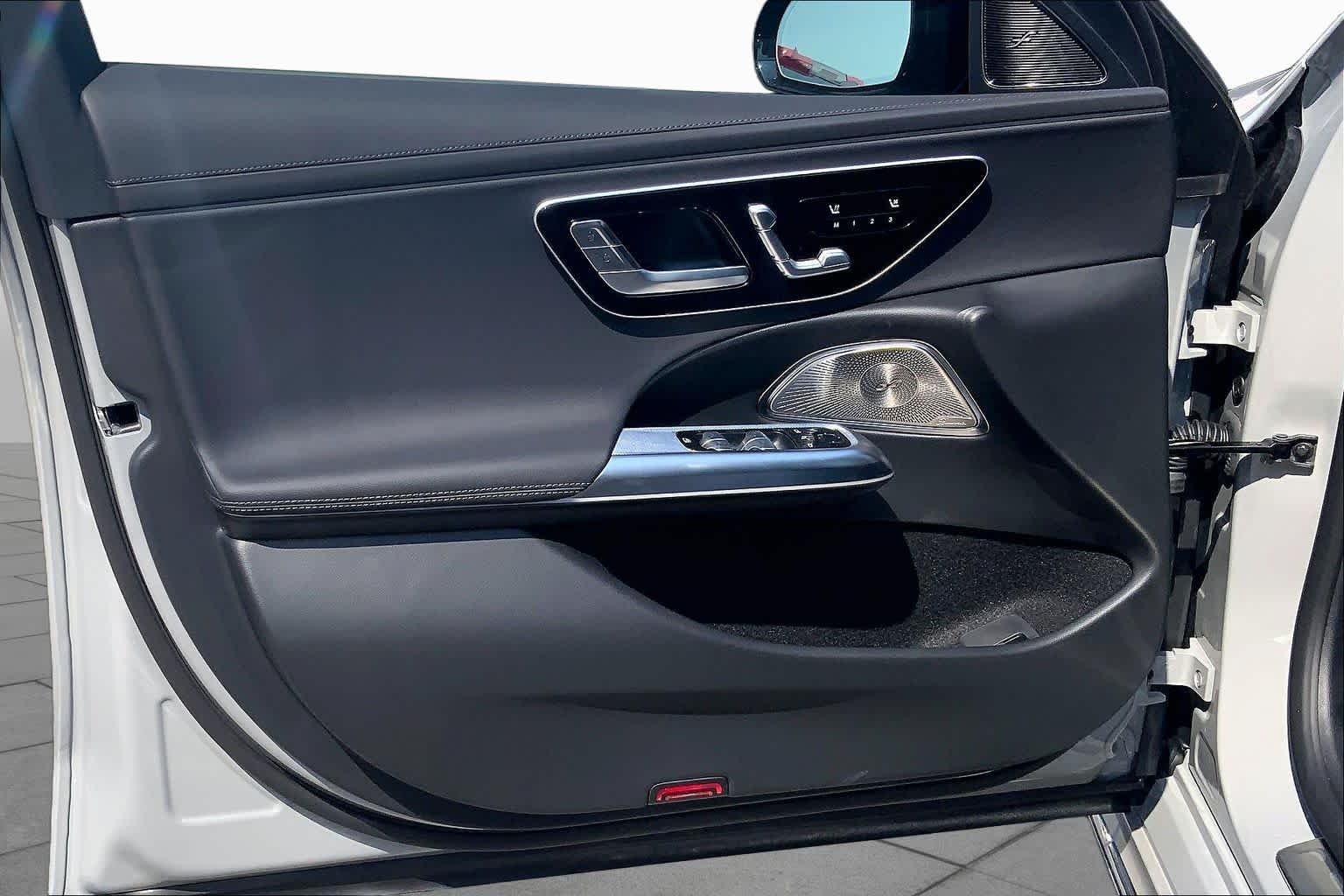 New 2026 MANUFAKTUR Alpine Grey Mercedes-Benz E 350 image 12
