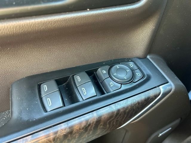 Used 2019 White GMC Denali image 16