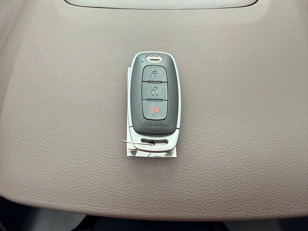 Used 2023 White Nissan S image 35