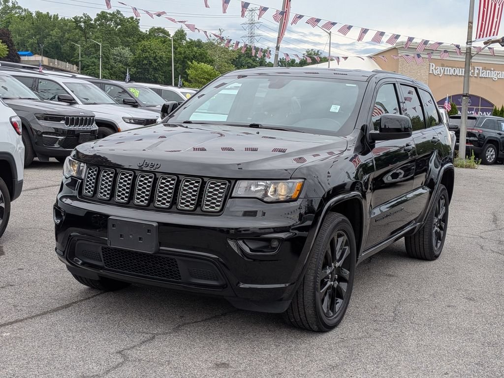 Used 2022 Black Jeep Laredo X image 1