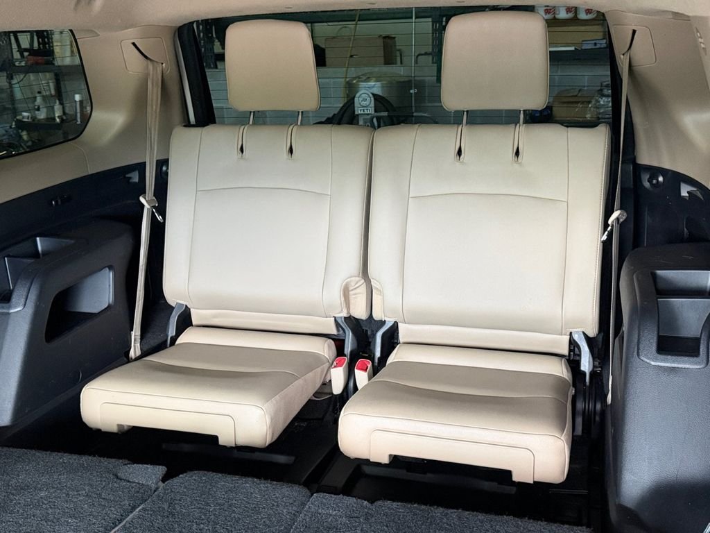 Used 2022 White Toyota SR5 Premium image 25
