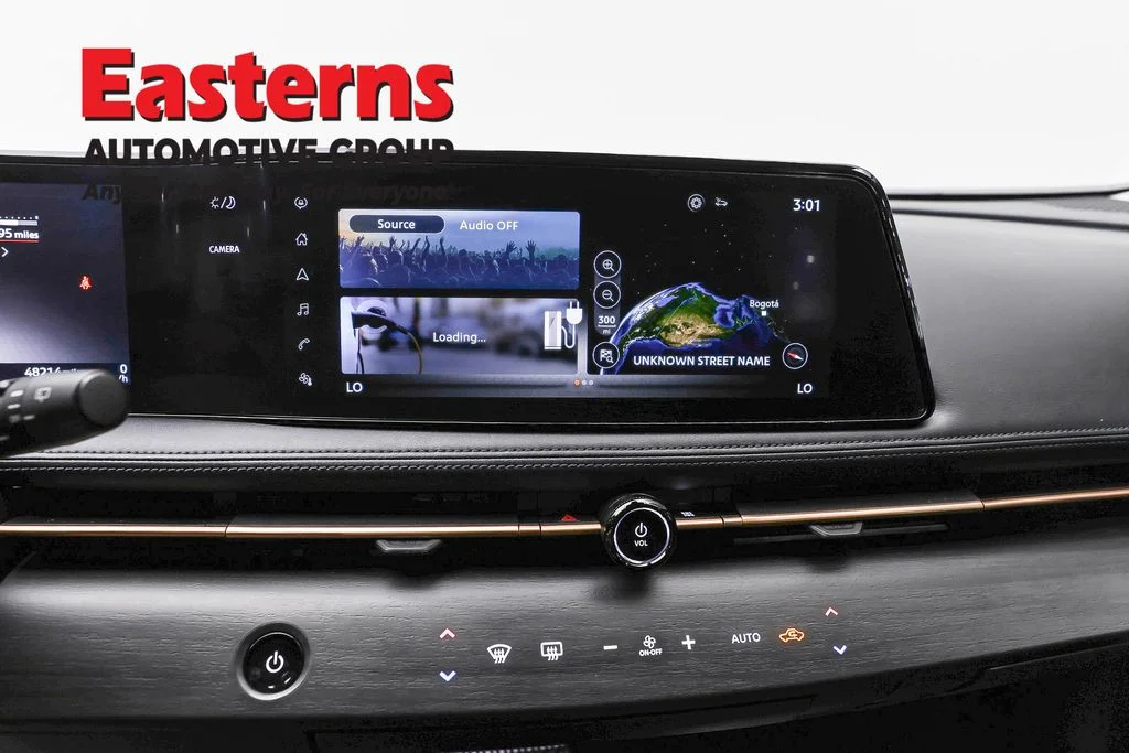 Used 2023 Gray Nissan VENTURE+ image 11