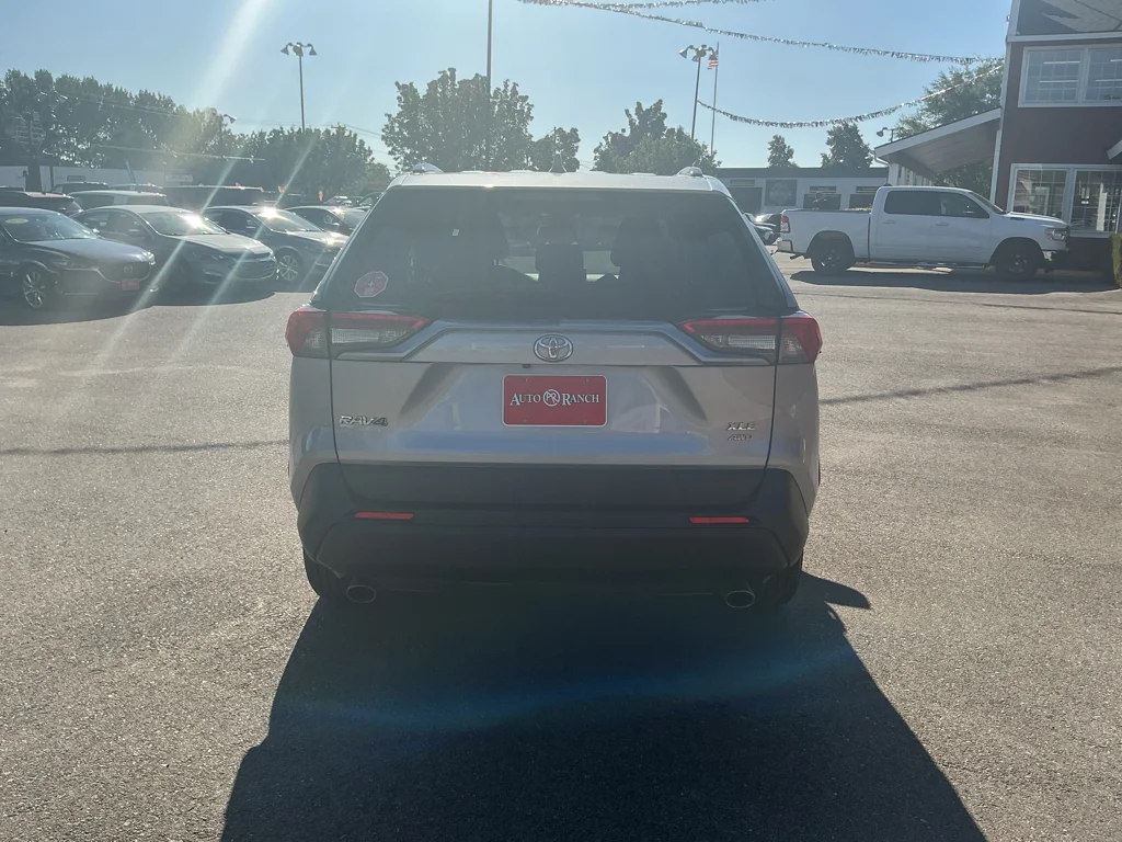 Used 2025 SILVER SKY METALLIC Toyota XLE image 7