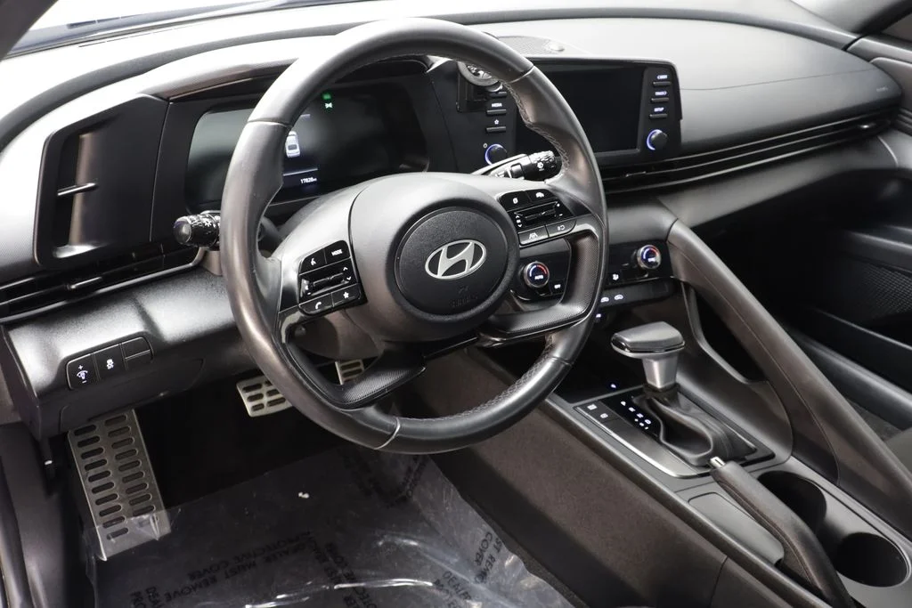 Used 2025 Intense Blue Hyundai SEL Sport image 7