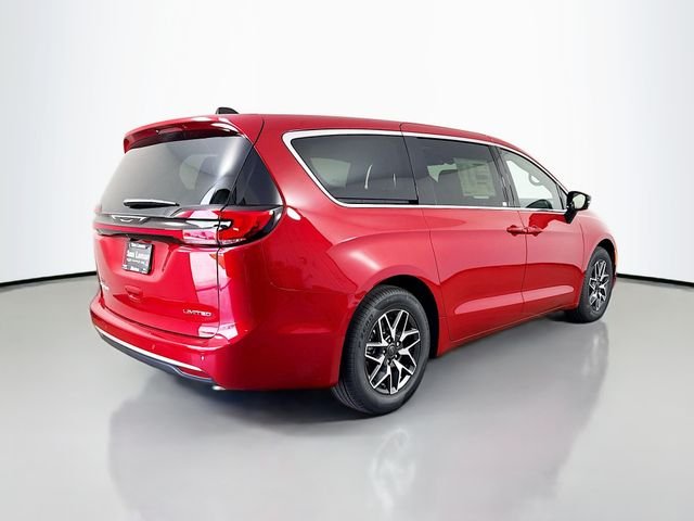 New 2027 Red Hot Pearl-Coat Exterior Paint Chrysler Limited image 7