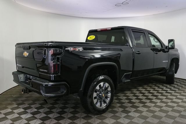 Used 2022 Black Chevrolet Custom image 13