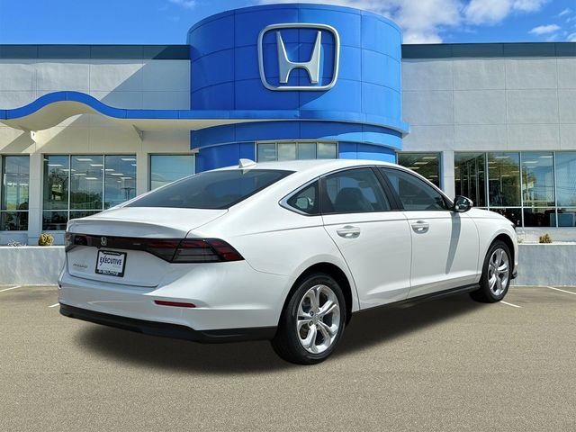New 2026 Platinum White Pearl Honda LX image 4