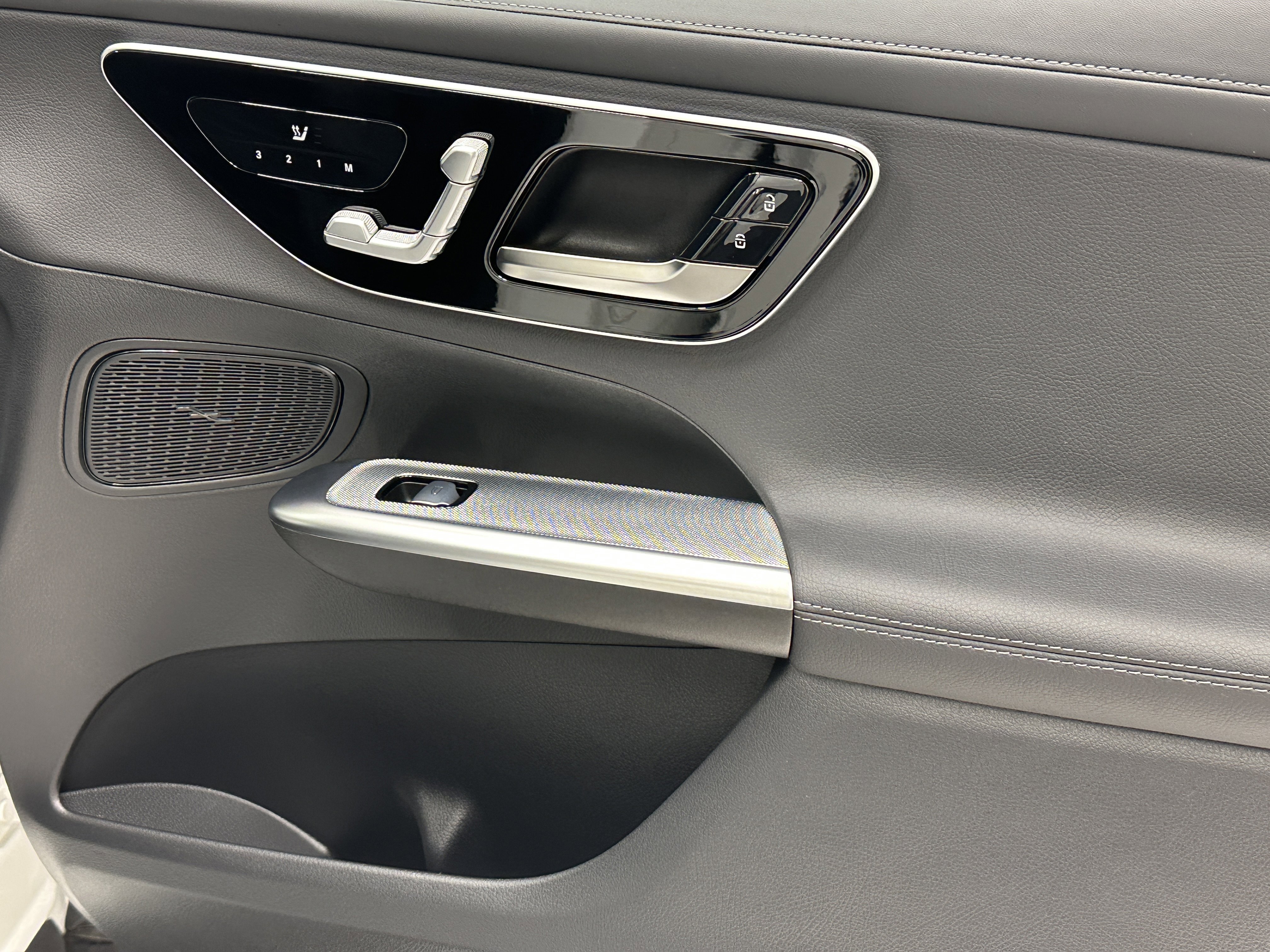 2025 Mercedes-Benz GLC Base - Photo 16