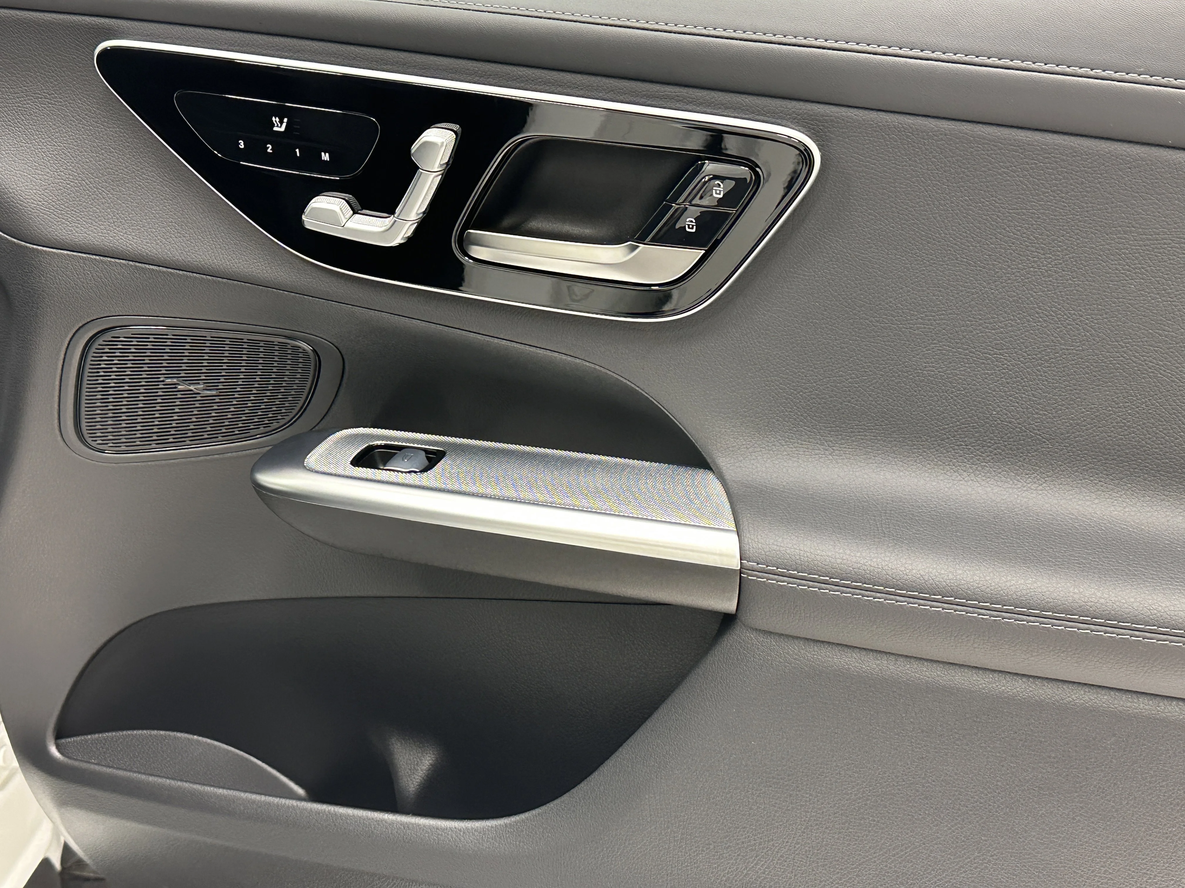 2025 Mercedes-Benz GLC Base - Photo 16