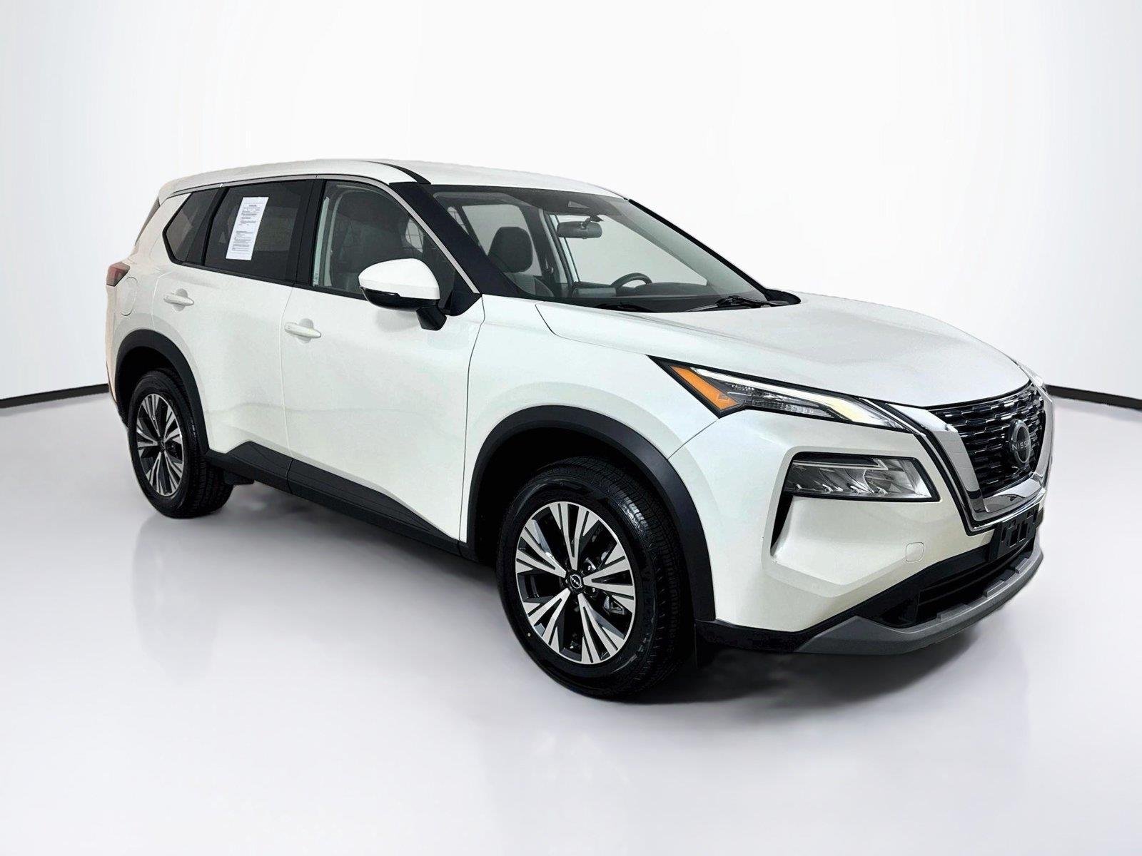 Used 2022 Pearl White Tricoat Nissan SV image 6