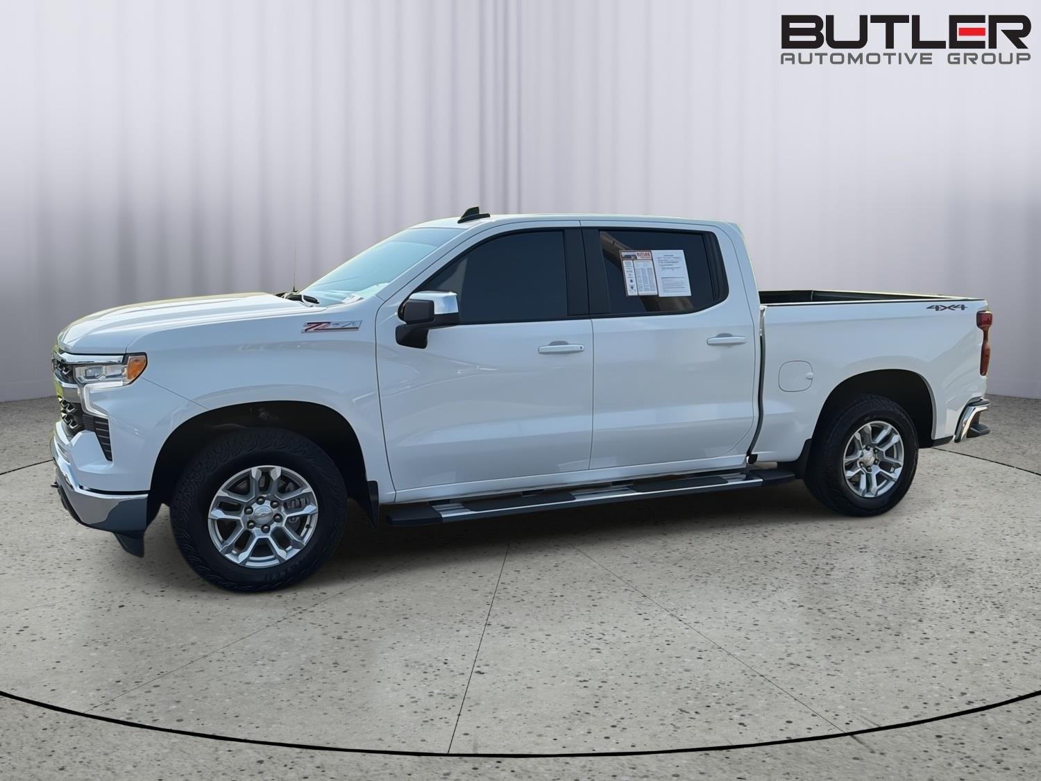 Used 2025 Summit White Chevrolet LT image 3