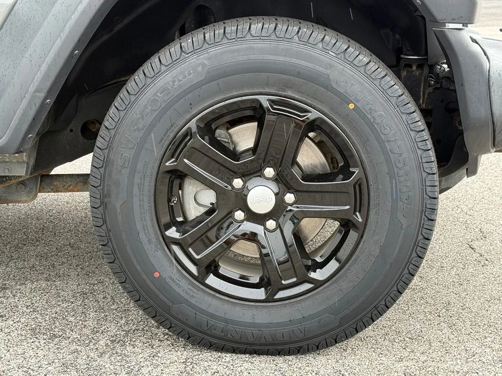 Used 2019 Gray Jeep Unlimited Sport S image 12