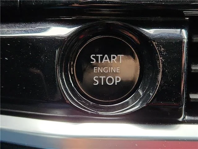 Used 2025 Gray Nissan SL Front-Wheel Drive image 17