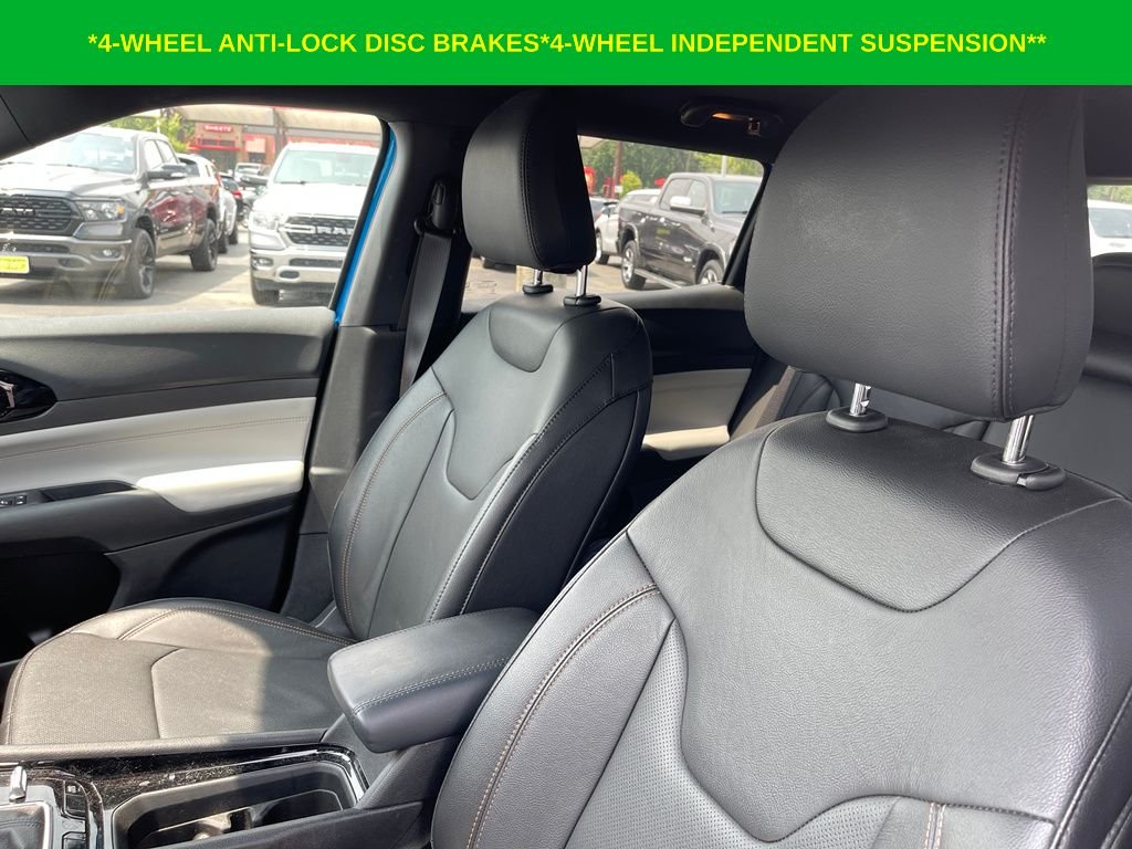 Used 2024 Hydro Blue Pearlcoat Jeep Limited image 13