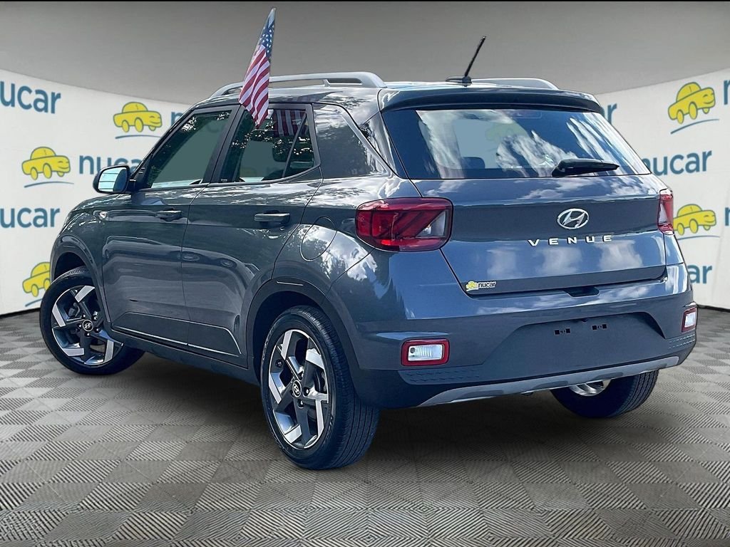 Used 2024 Gray Hyundai SEL image 4