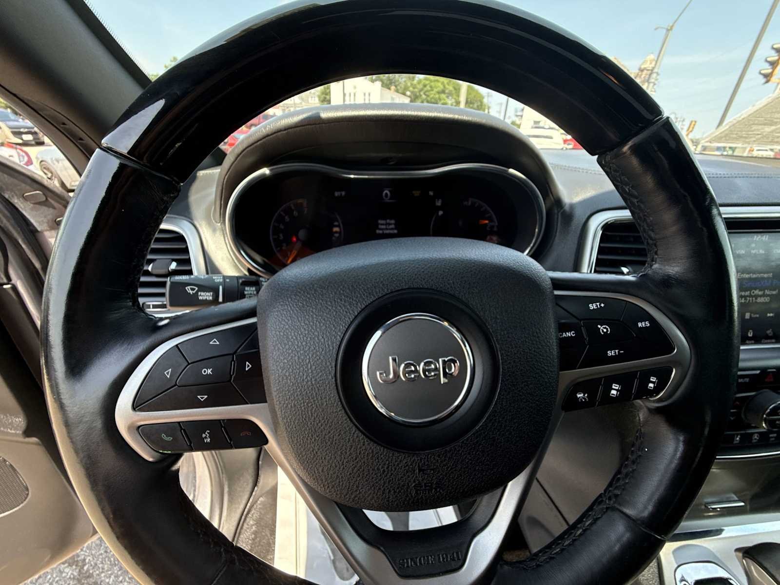 Used 2018 Silver Jeep Overland 4x4 image 11