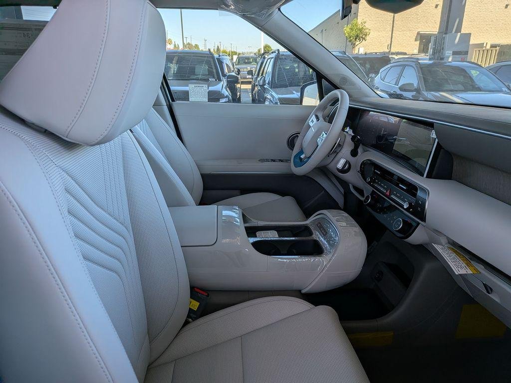 New 2026 Gray Hyundai Blue SEL 8P image 31
