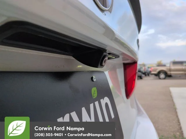 Used 2018 White BMW M550i xDrive image 31
