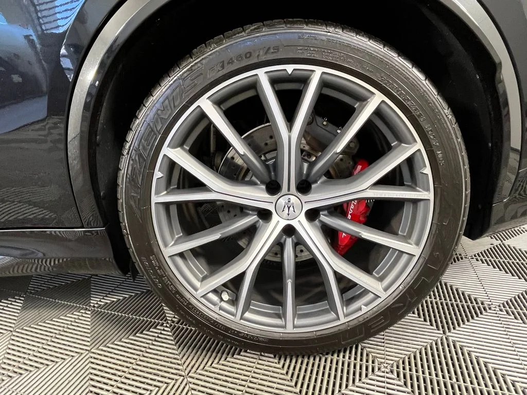 Used 2024 Black Maserati Trofeo image 16