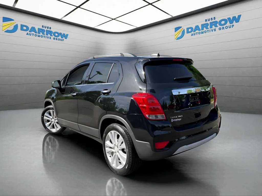 Used 2018 Black Chevrolet Premier image 3