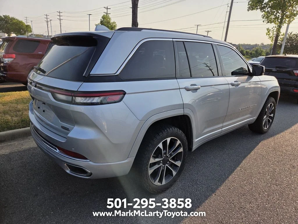 Used 2022 Silver Jeep Overland image 4
