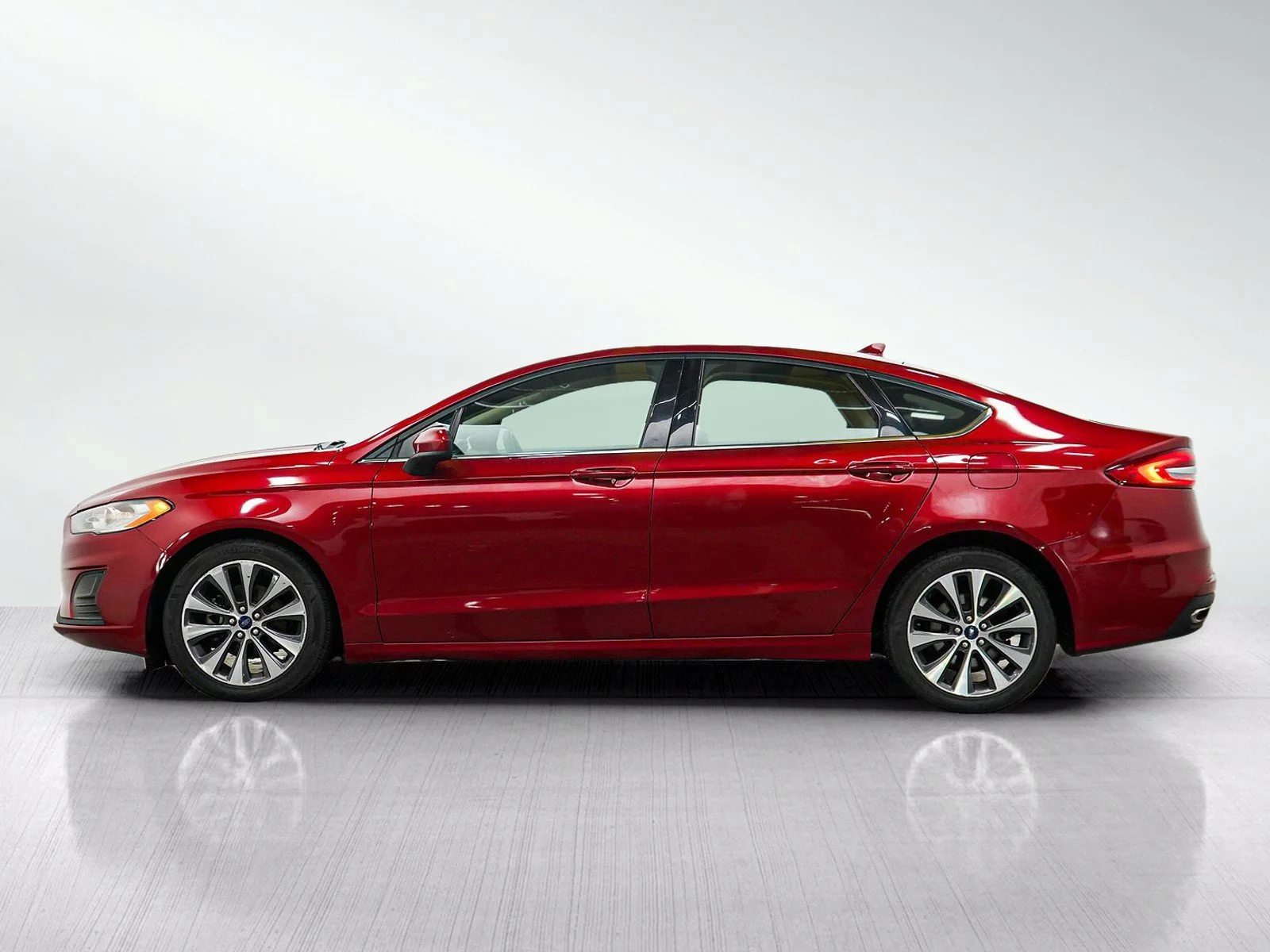 Used 2020 Ford Fusion SE with VIN 3FA6P0T93LR200736 for sale in Burnsville, Minnesota