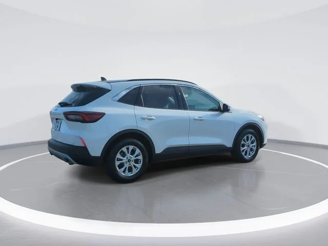 Used 2024 White Ford Active image 8