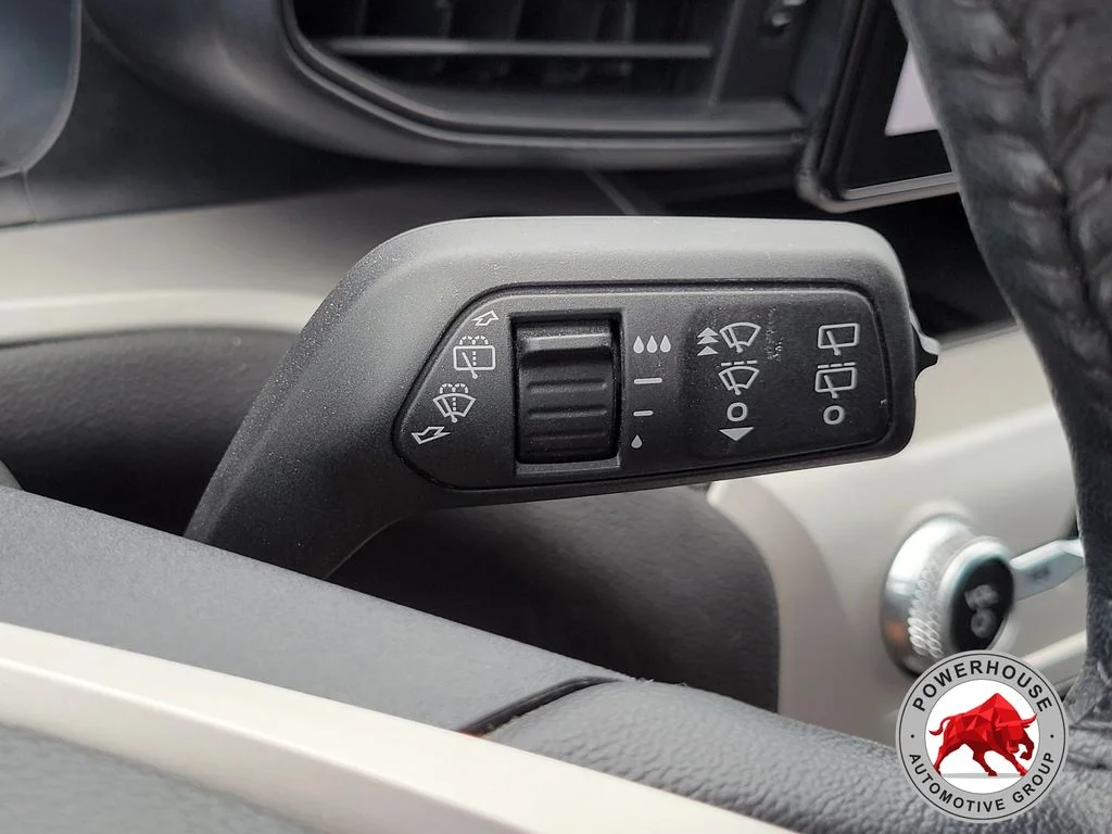 Used 2023 Green Ford XLT image 32