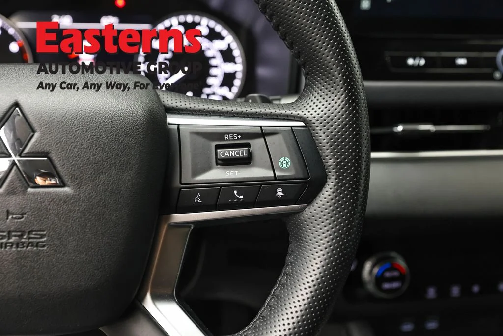 Used 2025 Black Mitsubishi SE image 16