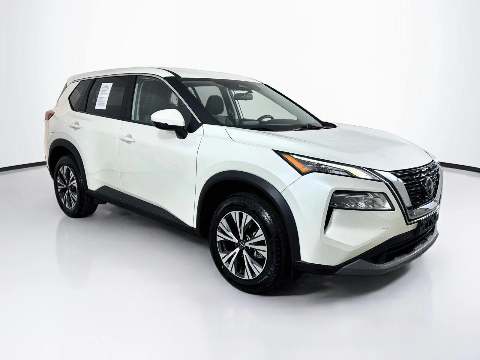 Used 2022 Pearl White Tricoat Nissan SV image 6