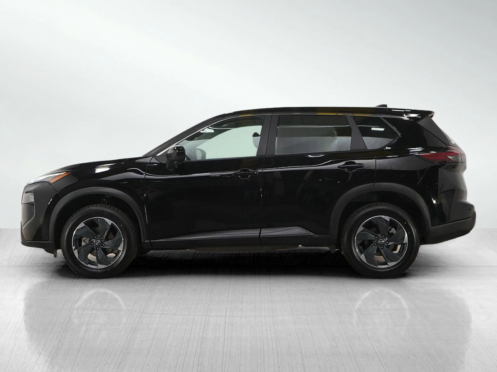 Used 2025 Nissan Rogue SV with VIN 5N1BT3BB7SC815874 for sale in Minneapolis, Minnesota