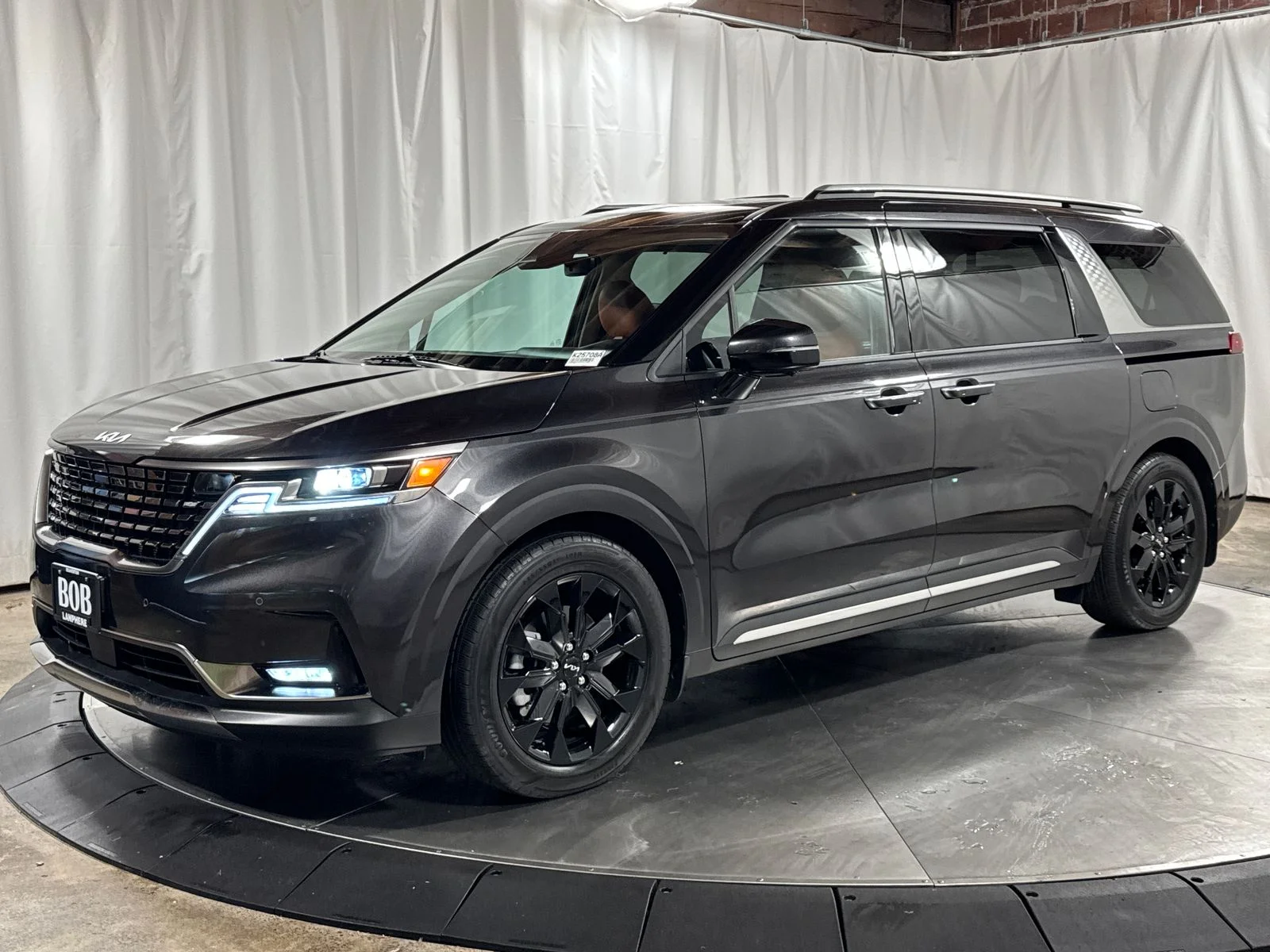 2024 Kia Sedona SX Prestige's photo