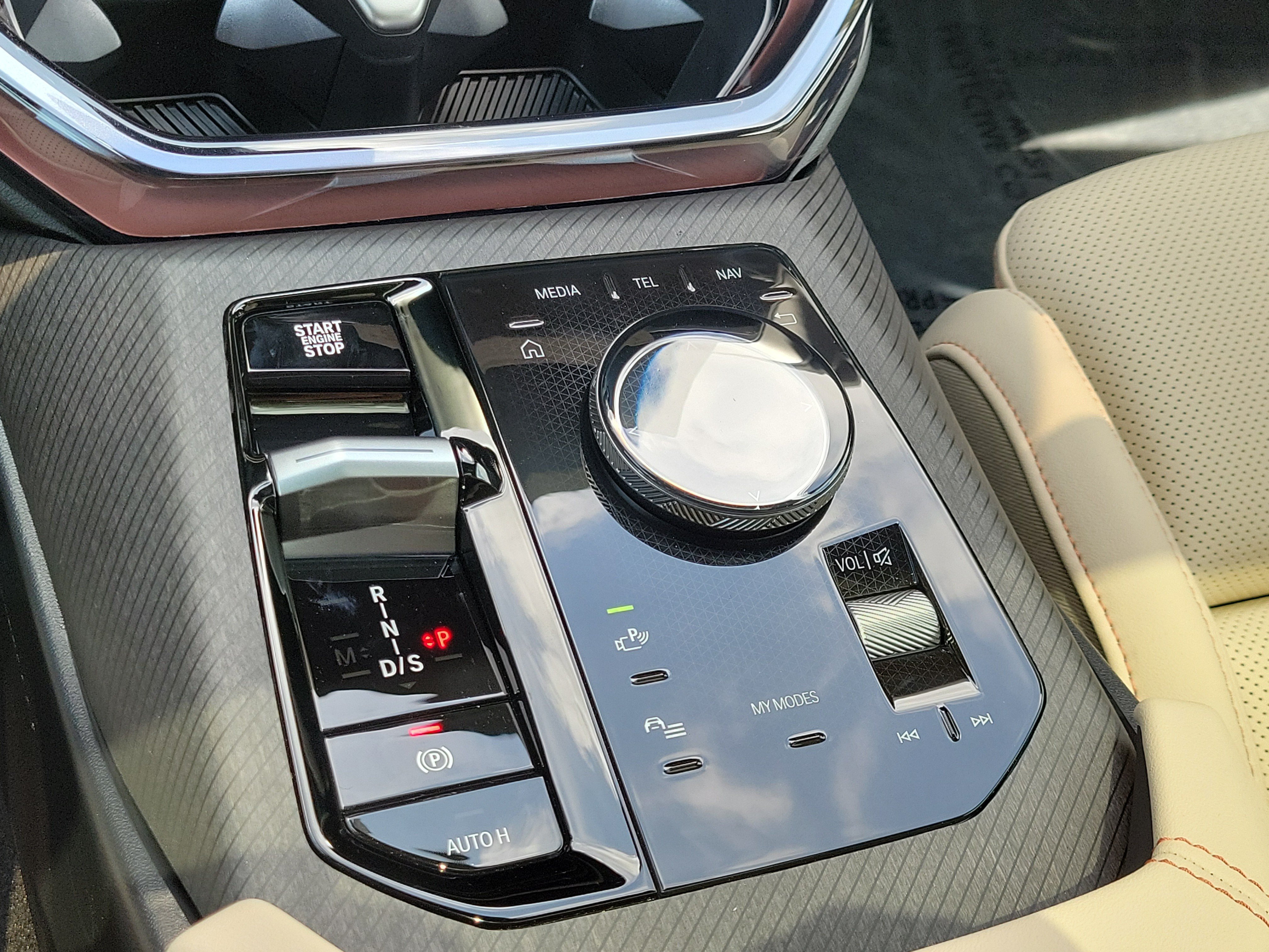New 2026 Dark Graphite Metallic BMW 30 xDrive image 25